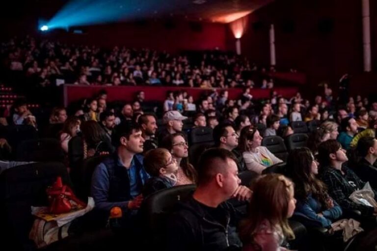 Tătici, dați-vă jos hainele de adulți și redeveniți copii pentru proprii voștri copii!