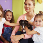 Sisteme alternative de învăţământ în România: Montessori, Waldorf și Step by Step